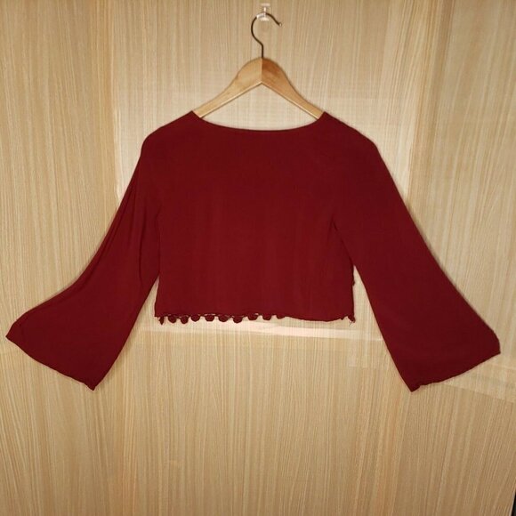 Doe & Rae Cropped Maroon Long Sleeve Blouse Small - Picture 2 of 6